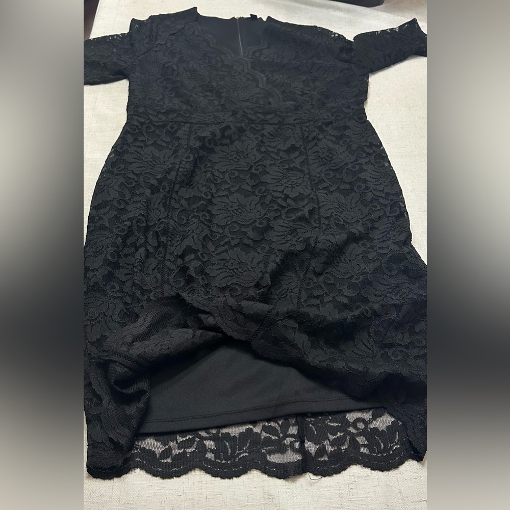 💜Black Lace Midi Dress with Scalloped Hem - Picture 11 of 13
